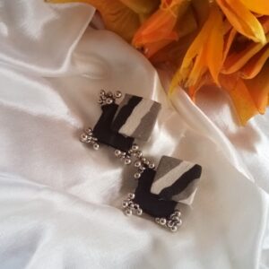 Black print mini earrings