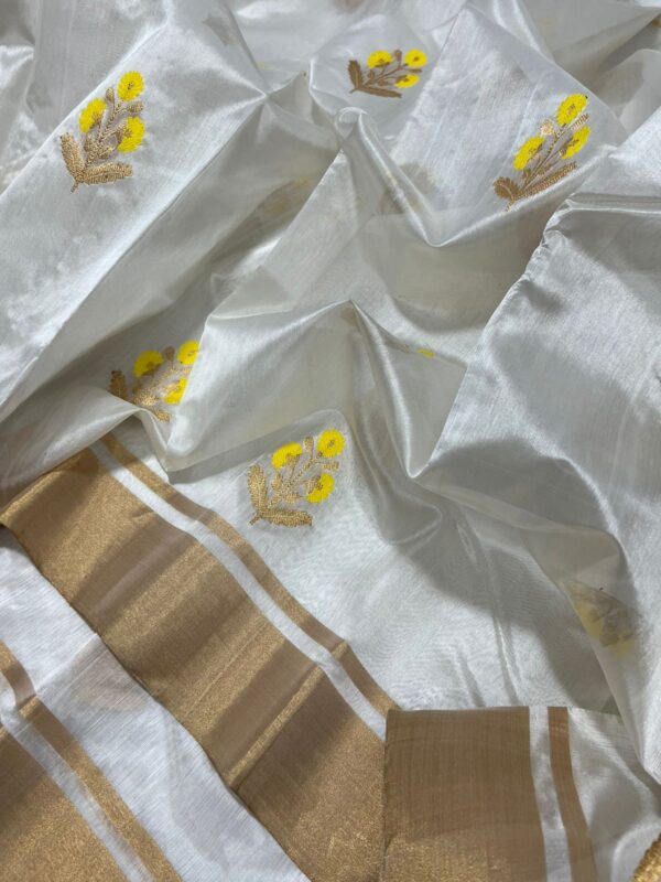 Pure Handloom Chanderi Pattu Katan Silk with tilfi meena weaved leaf weaved Saree.