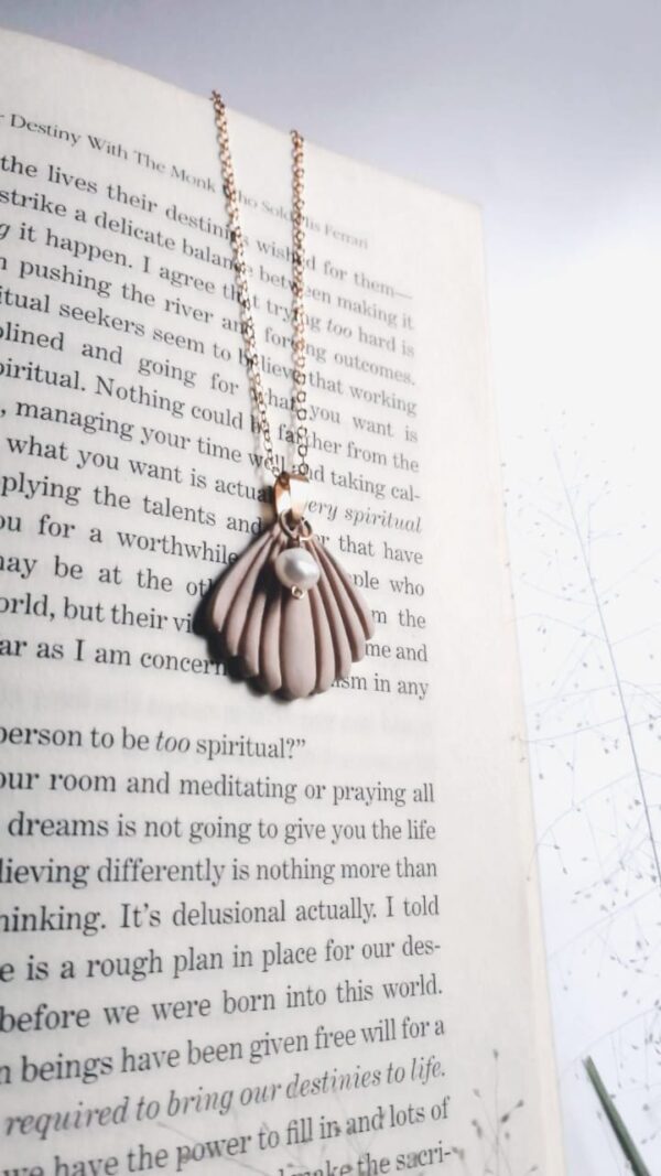 SEA SHELL PENDENT