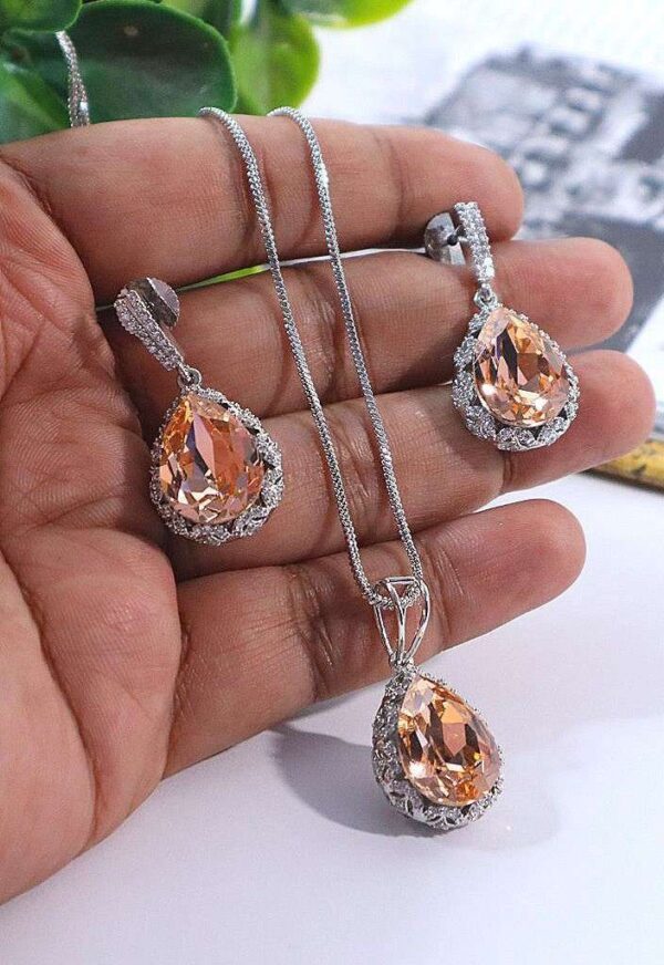 Pendant chain and earring set