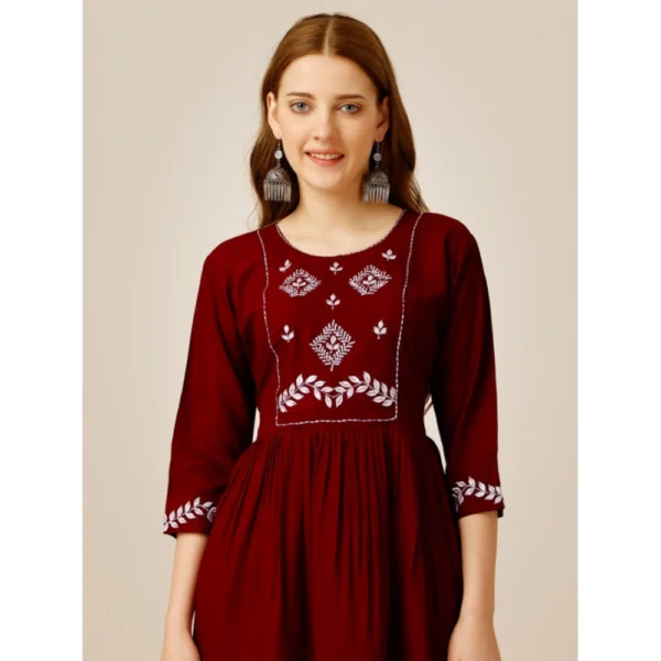 Women's Casual 3-4 th Sleeve Embroidered Rayon Tunic Top (Maroon)